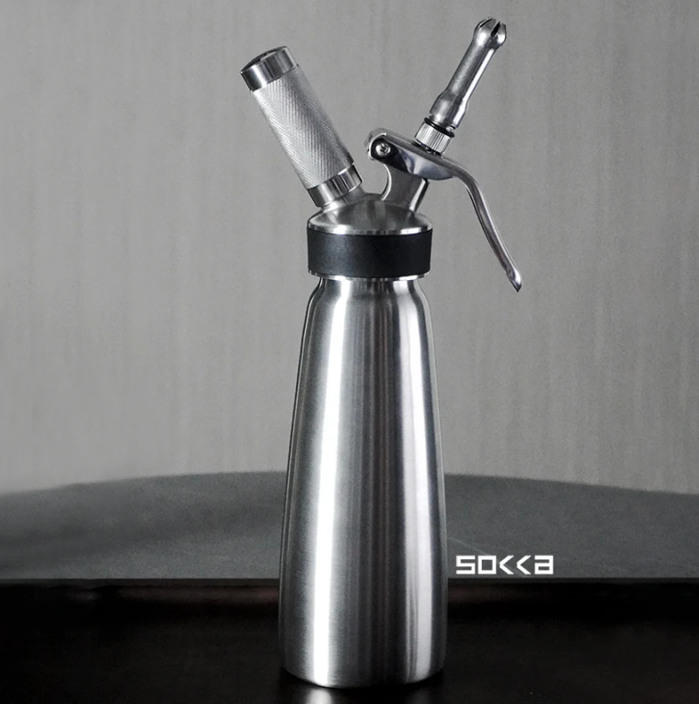 What’s the Best Whipped Cream Dispenser for Bakers?